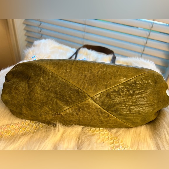 Jo Ann Page Medium East-West in Olive Cow and Bronze Trim, Full-grain Leather - Picture 6 of 14